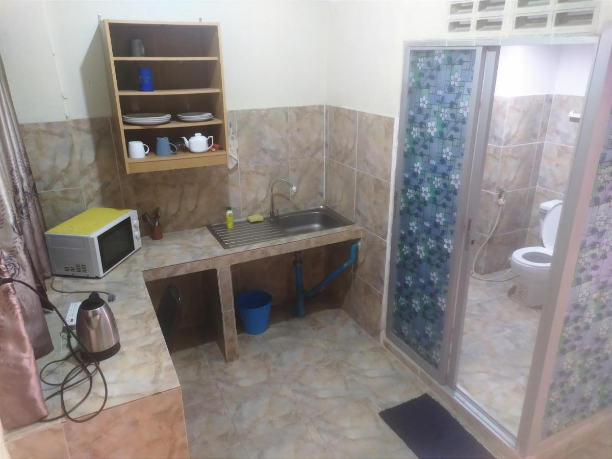 Artem'S Guesthouse Bãi biển Jomtien Ngoại thất bức ảnh