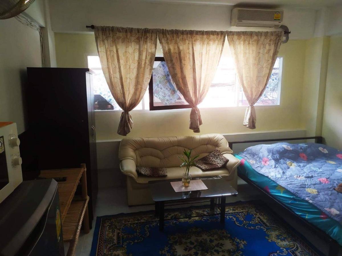 Artem'S Guesthouse Bãi biển Jomtien Ngoại thất bức ảnh