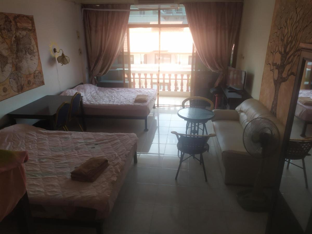 Artem'S Guesthouse Bãi biển Jomtien Ngoại thất bức ảnh