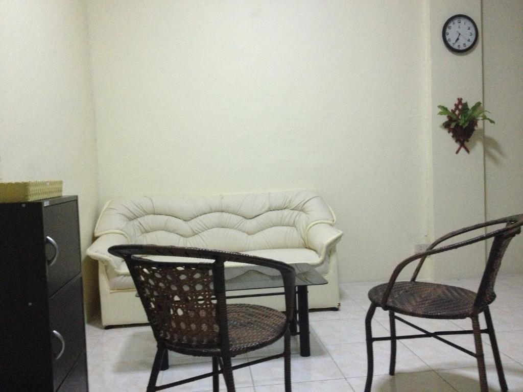 Artem'S Guesthouse Bãi biển Jomtien Ngoại thất bức ảnh