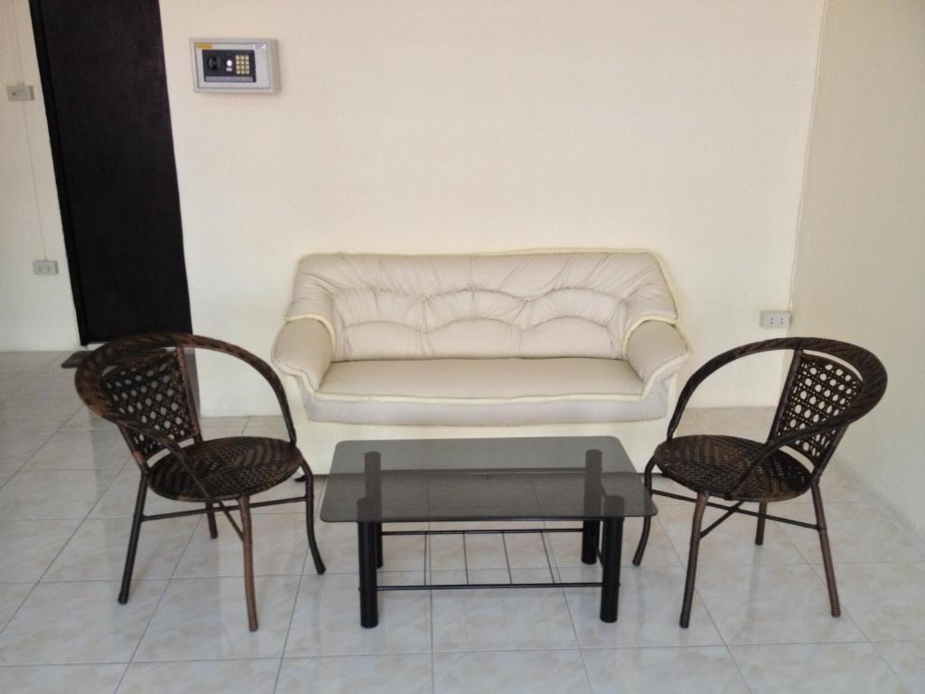 Artem'S Guesthouse Bãi biển Jomtien Ngoại thất bức ảnh