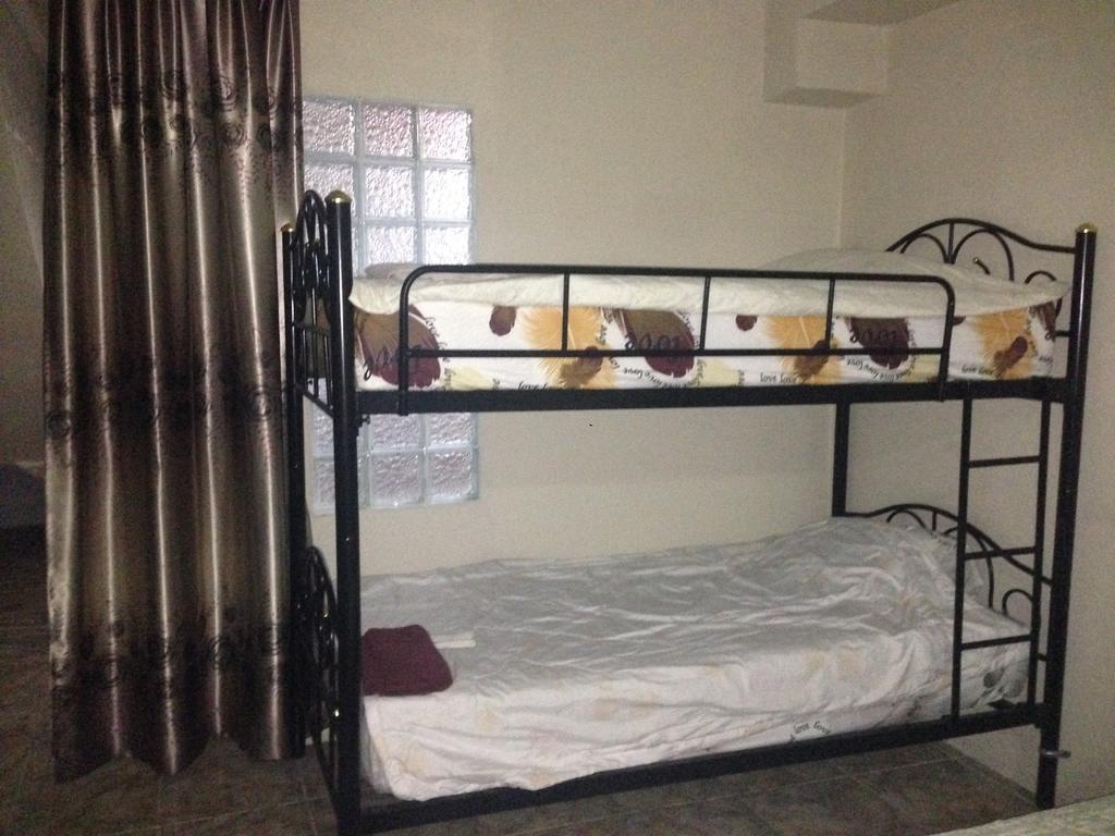 Artem'S Guesthouse Bãi biển Jomtien Ngoại thất bức ảnh