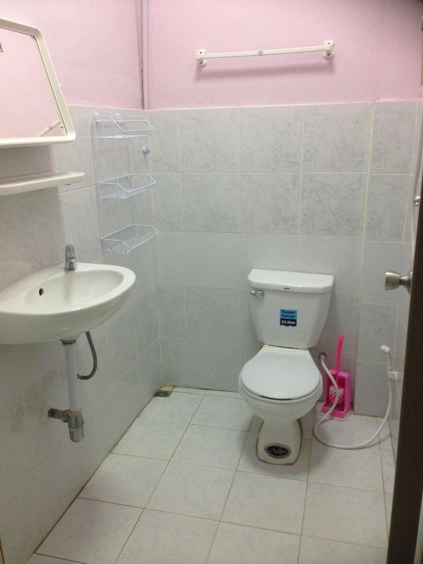 Artem'S Guesthouse Bãi biển Jomtien Ngoại thất bức ảnh