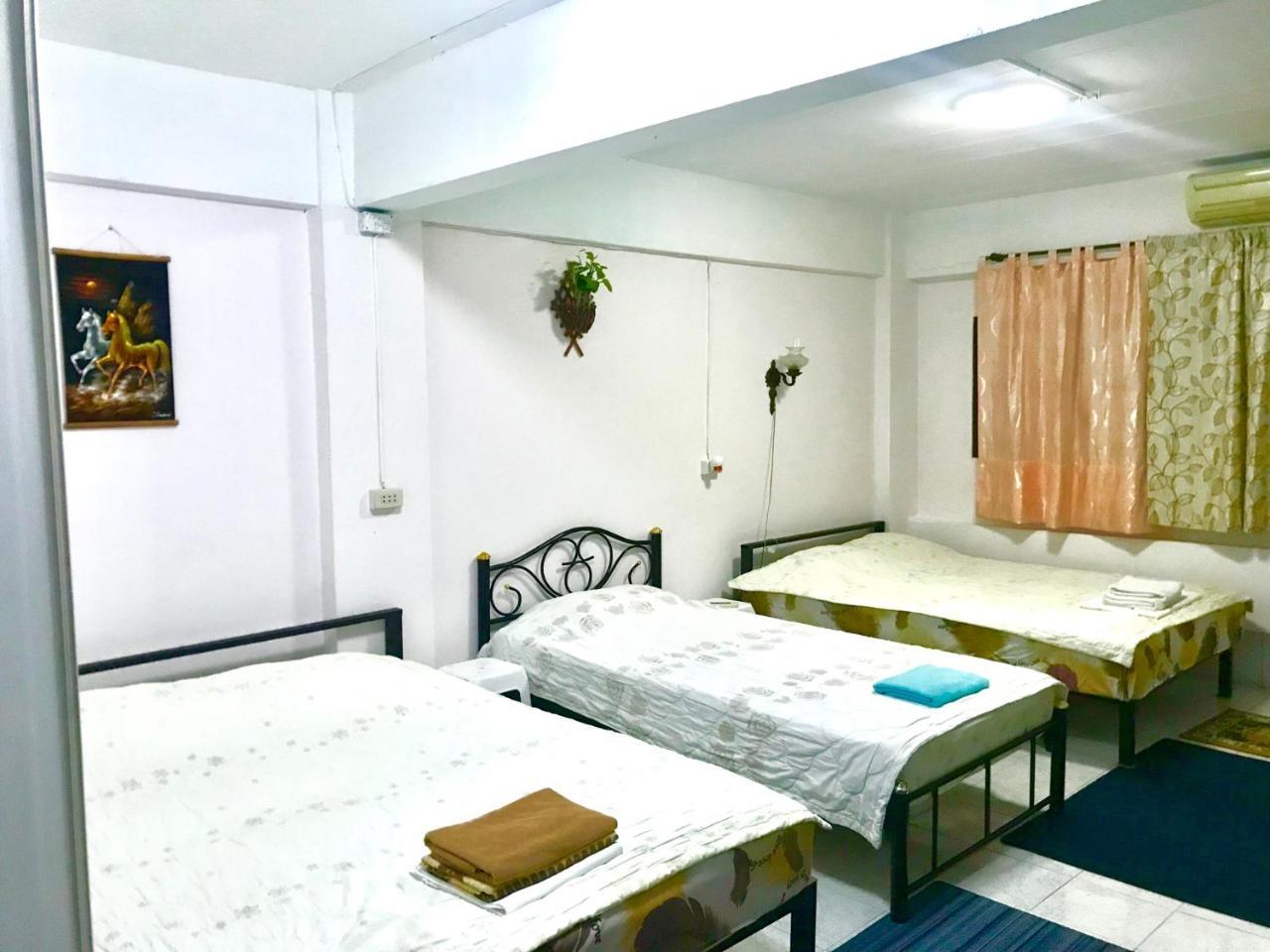 Artem'S Guesthouse Bãi biển Jomtien Ngoại thất bức ảnh