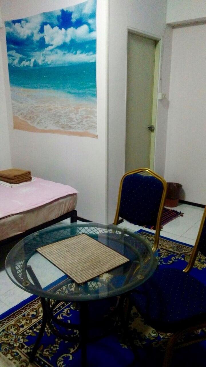 Artem'S Guesthouse Bãi biển Jomtien Ngoại thất bức ảnh