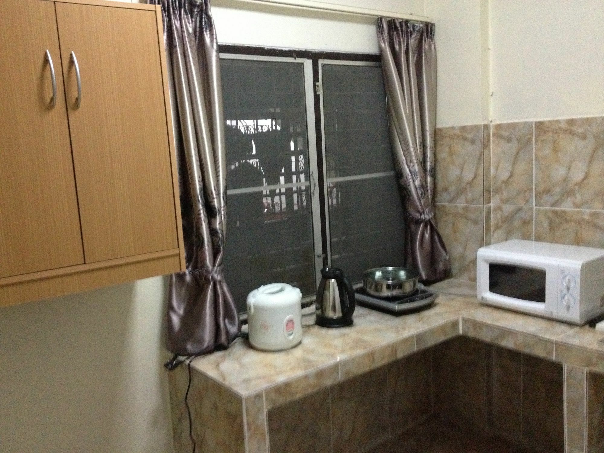Artem'S Guesthouse Bãi biển Jomtien Ngoại thất bức ảnh